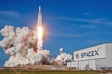 SpaceX потеряла ускоритель ракеты Falcon Heavy