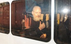 Джулиан Ассанж