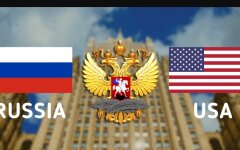 Флаги России и США, МИД РФ