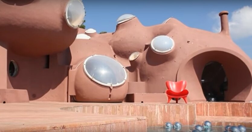 вилла Palais Bulles, вилла Пьера Кардена