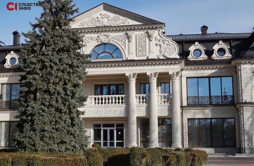 Журналисты показали роскошь дворца Медведчука: фото