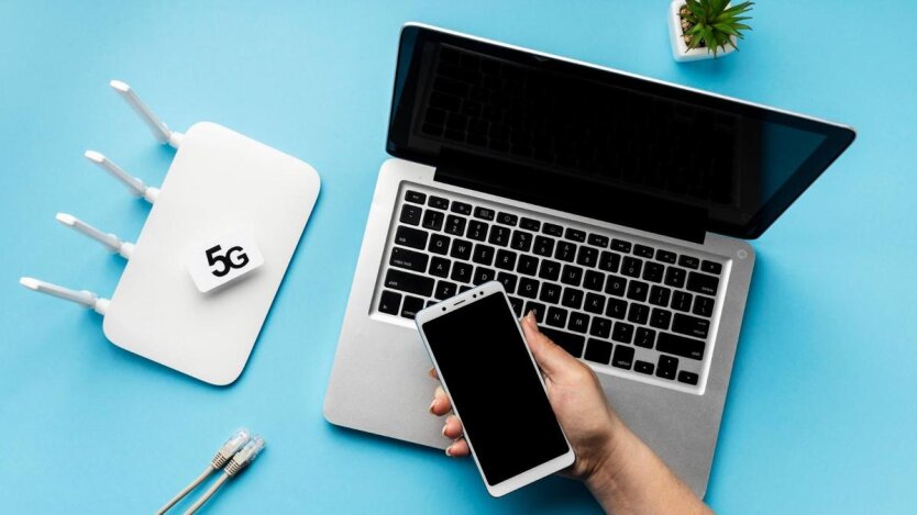 Роутер, ноутбук, смартфон