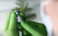 Украина получила 500 тысяч доз вакцины CoronaVac