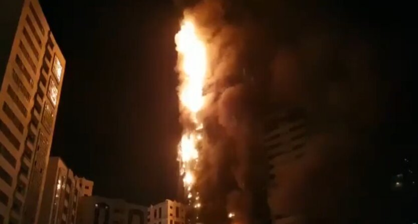 В Арабских Эмиратах загорелся 47-этажный небоскрёб: видео