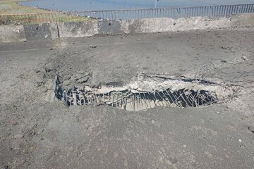 В сети опубликовали фото нового "прилета" по Чонгарскому мосту