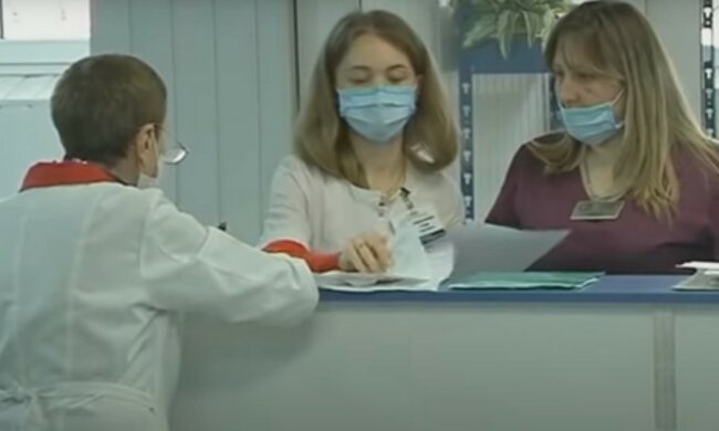 Украинцам показали новую статистику заболевших коронавирусом за сутки