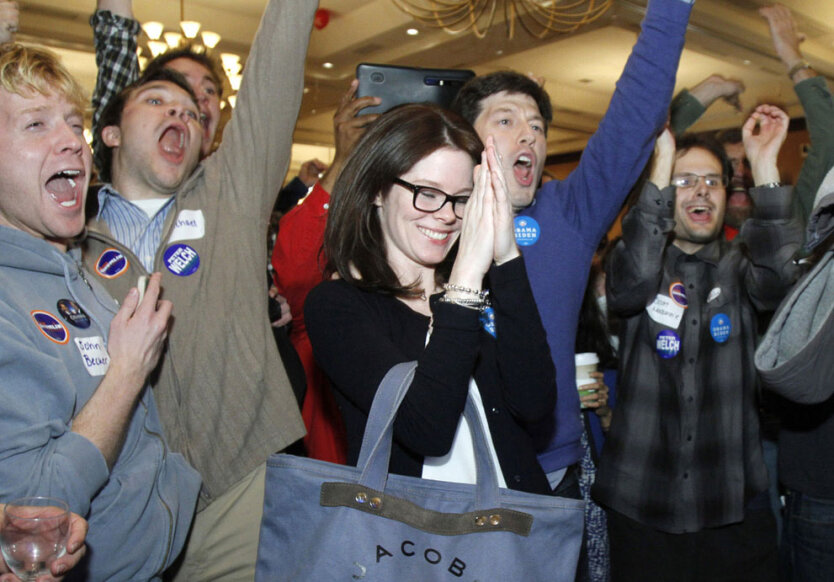 Люди радуются победе Барака Обамы на президентских выборах
