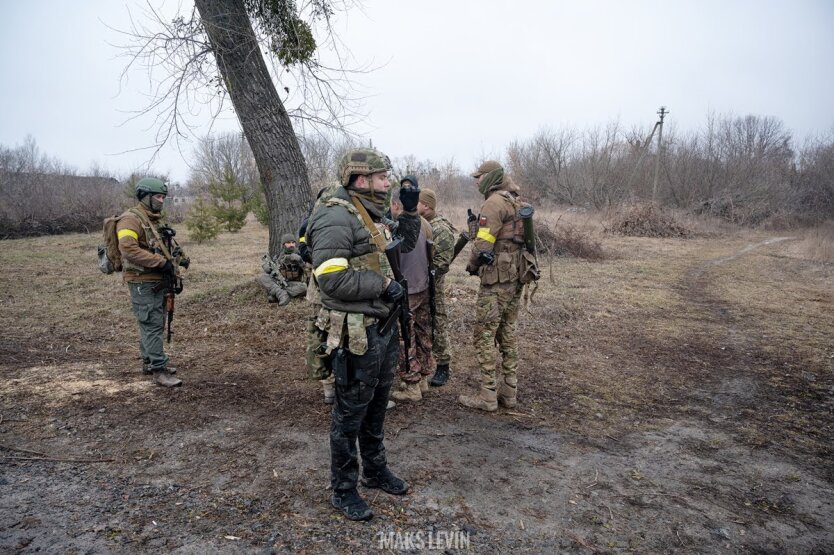 Украинские военные, вторжение РФ в Украину, обеспечение ВСУ