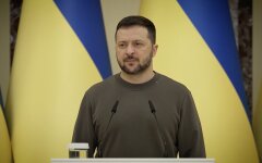 Зеленський вручив сертифікати на квартири Героям України та їхнім родинам