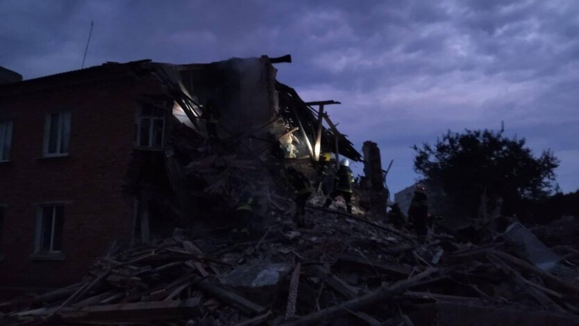 Последствия удара оккупантов по Чугуеву / Фото: Синегубов