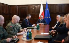 Дональд Туск, нарада з військовими