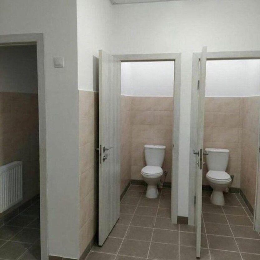 Туалет в лицее Ровенской области