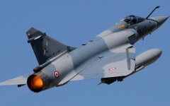 Самолет Mirage 2000