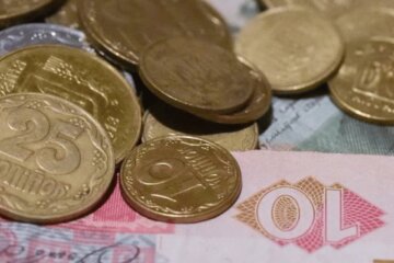 С 1 октября в Украине перестанут принимать эти монеты и купюры: успейте обменять