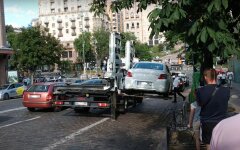 В Киеве прекратили эвакуировать авто: в чем причина