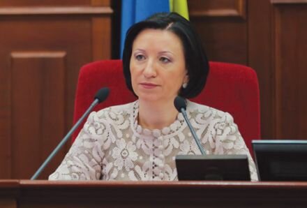 Трудовые будни оппозиции: депутаты заблокировали трибуну Киевсовета