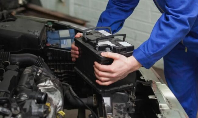 Автомобильный аккумулятор