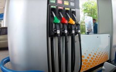 АЗС придумали новую схему развода украинцев: 5 гривен за минуту