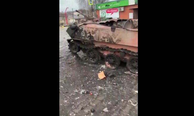 Украинские военные уничтожили колонну оккупантов в Гостомеле