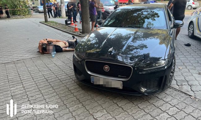 Порушив ПДР та побив поліцейських: відома особа вбитого водія Jaguar у Дніпрі
