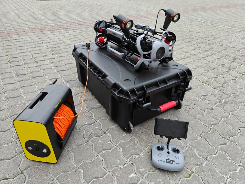 Дрон для інженерних та підводних робіт