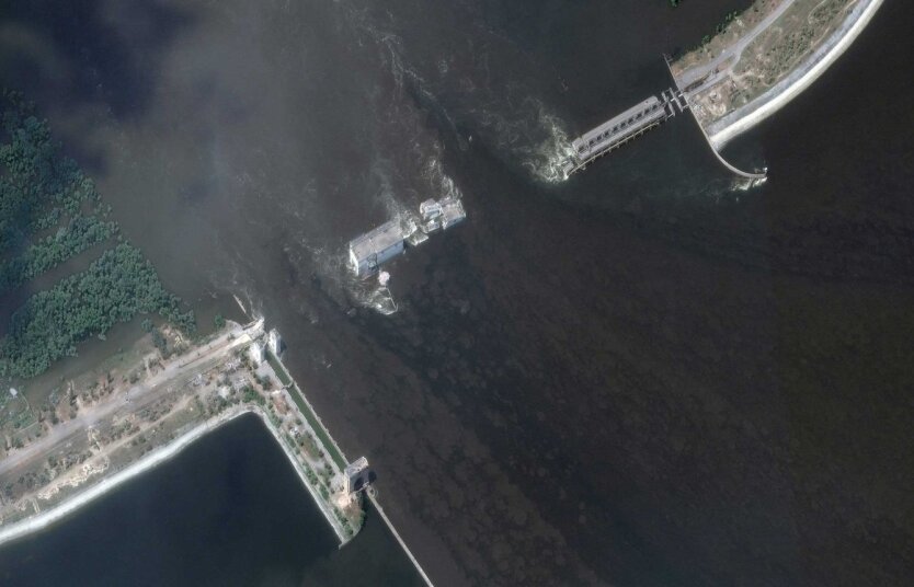 Каховська ГЕС після підриву, супутникове фото