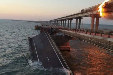 Взрыв на Крымском мосту, фото из открытых источников
