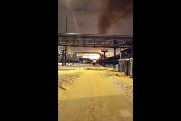 В России горит терминал Морского торгового порта