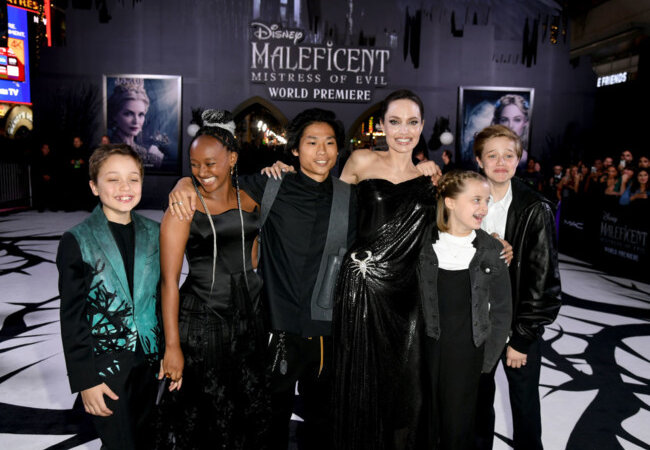 Анджелина Джоли рассказала об операциях у двух дочерей