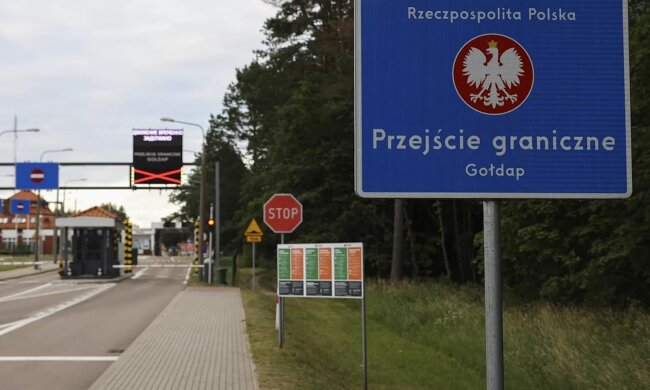 Польша запретит въезд авто с российскими номерами / Фото: Euronews