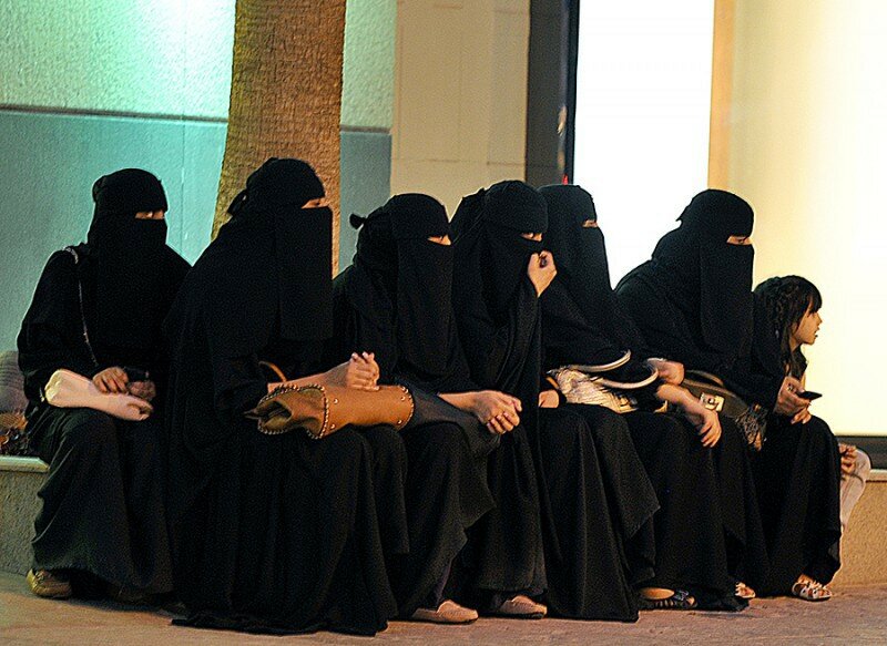 женщина в саудовской аравии