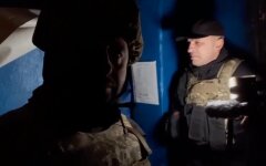Монастырский, нардепы и иностранные журналисты попали под обстрел на Донбассе: видео