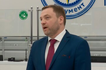 Дени Монастырский, скандал на блокпосту на въезде в Донбасс, Александр Гогилашвили
