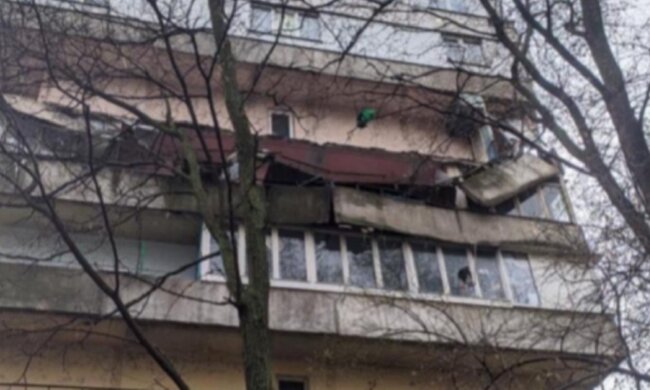 В киевской многоэтажке обвалились балконы