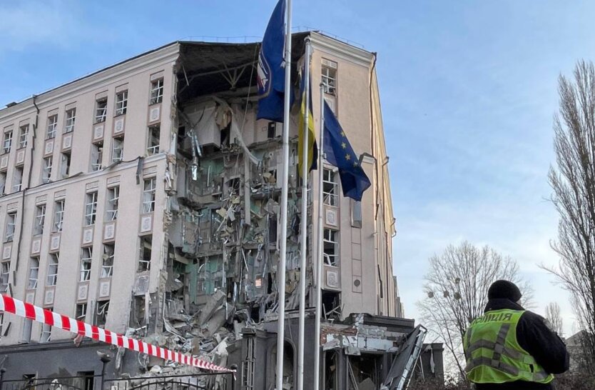 У Зеленского показали последствия "прилетов" в Киеве
