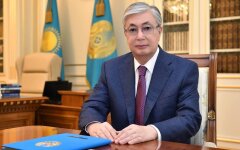 Президент Казахстана Касым-Жомарт Токаев в офисе