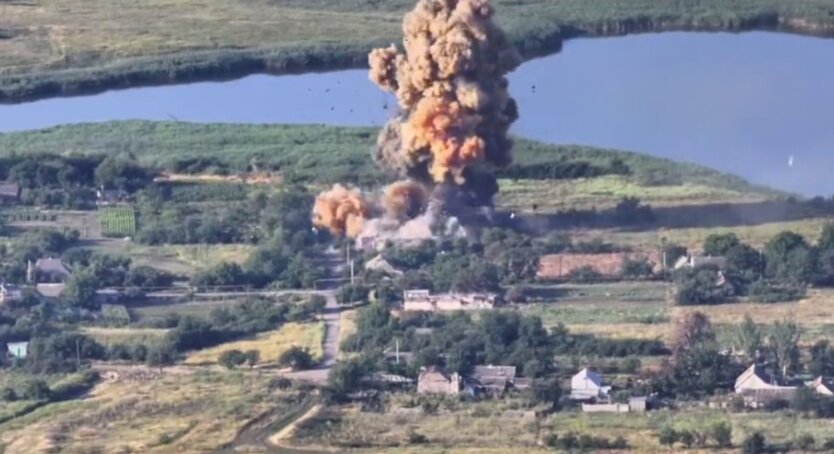 Взрыв склада БК россиян на Юге Украины