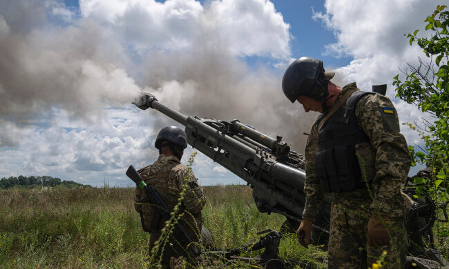 Удари вглиб Росії / Фото: Evgeniy Maloletka/AP