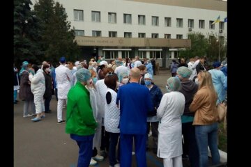 Протесты в 8-й киевской больнице