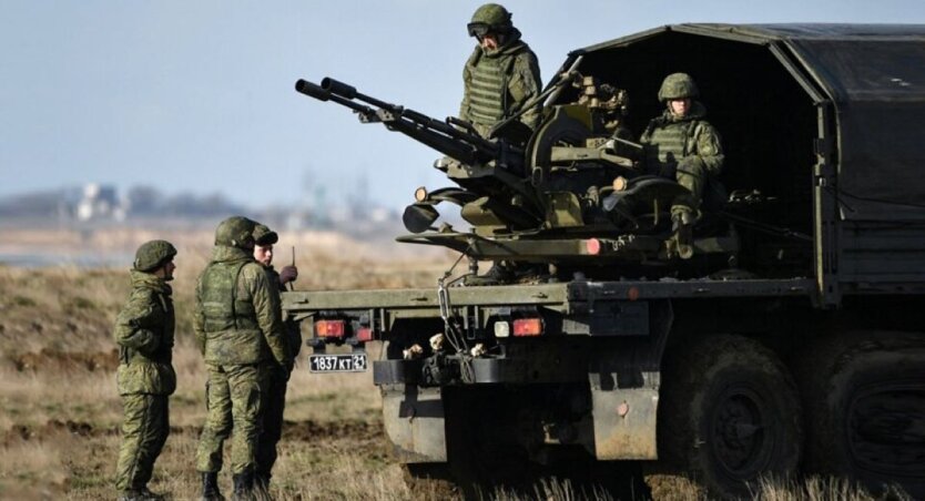 На расстоянии 8-10 км от государственной границы Украины с Россией находится первая линия инженерной фортификации