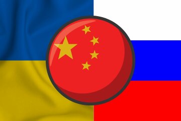 Флаги Украины, РФ и Китая