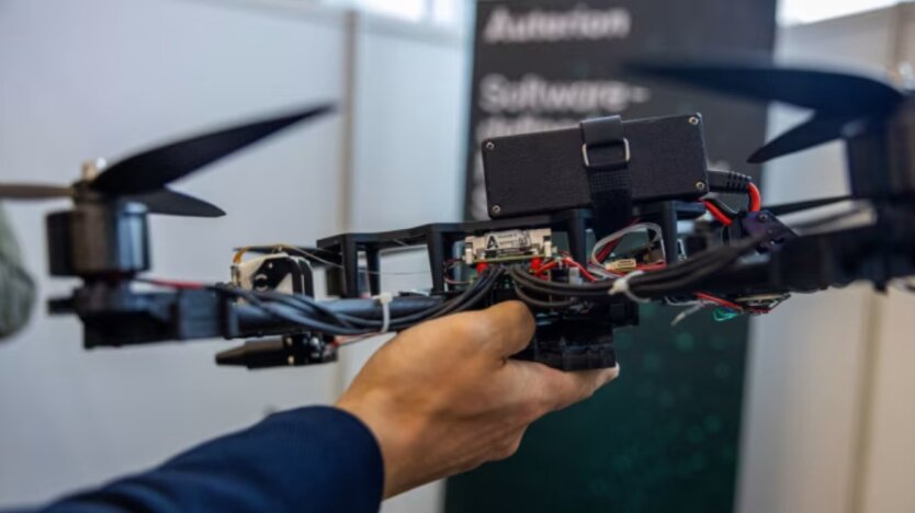 Комп'ютер Auterion's Skynode
