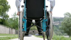 Особи з інвалідністю