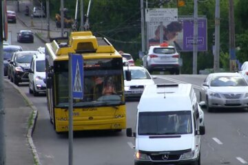 Киев Цифровой, движение транспорта, слежка