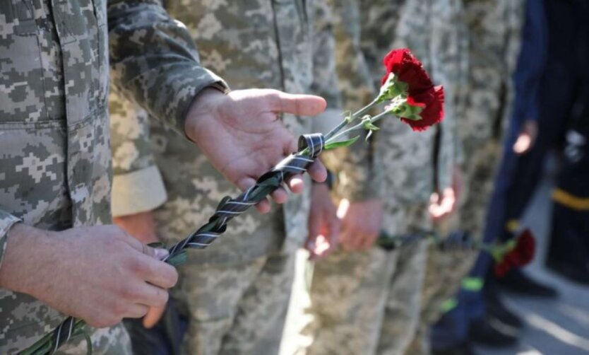 В частности, могут быть похоронены военнослужащие, защищавшие независимость, суверенитет и территориальную целостность Украины