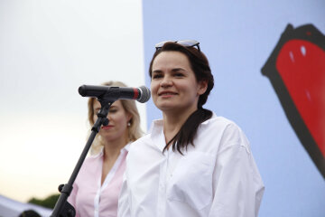 Светлана Тихановская,митинг в Парке Дружбы народов,Люди на площади Бангалор в Минске