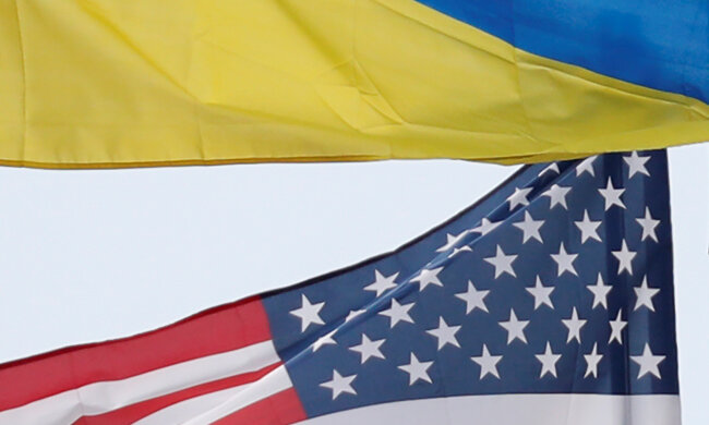 Флаги Украины и США, фото