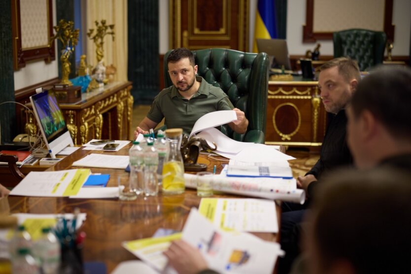 Зеленский провел с министрами совещание относительно безопасности энергоснабжения