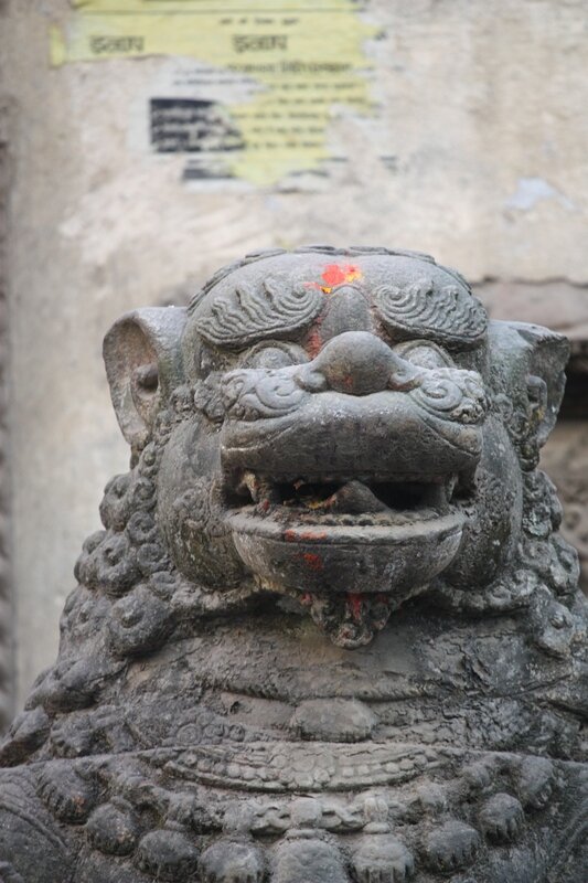 статуя льва в Катманду, Непал