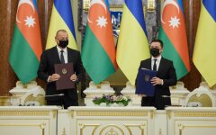 Президенты Украины и Азербайджана Ильхам Алиев и Владимир Зеленский